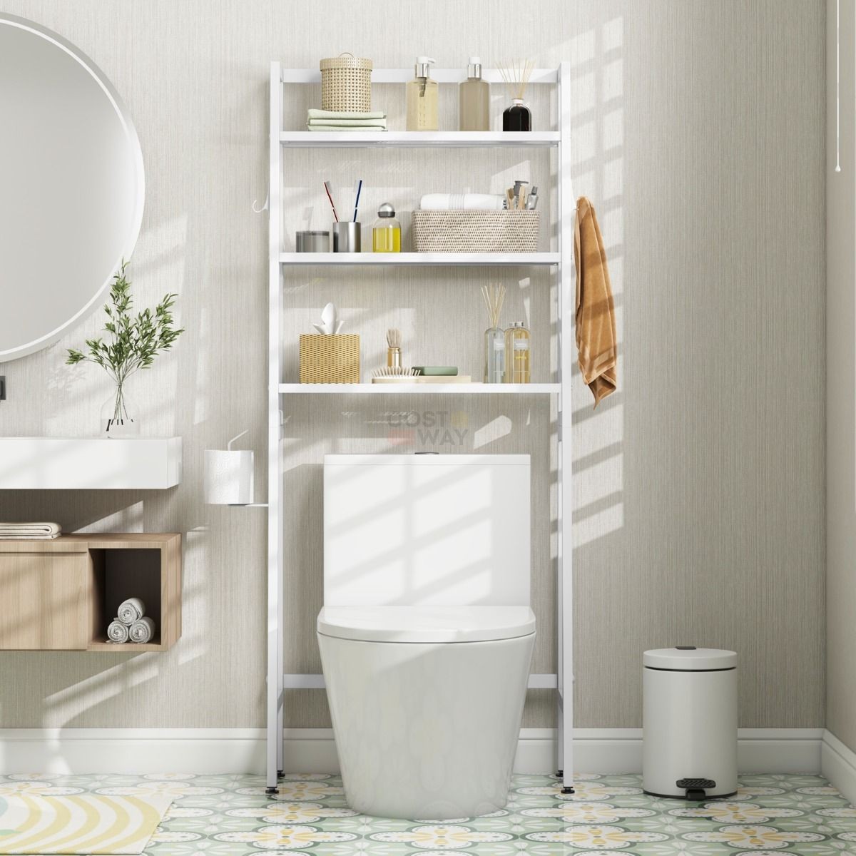 Einfacher weißer Toilettenschrank