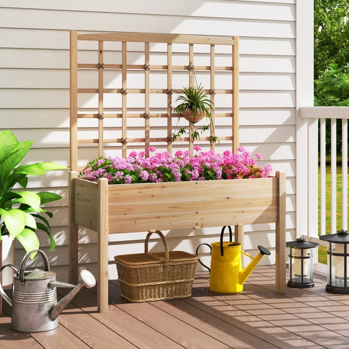 Erhöhtes Pflanzgefäß mit Pergola