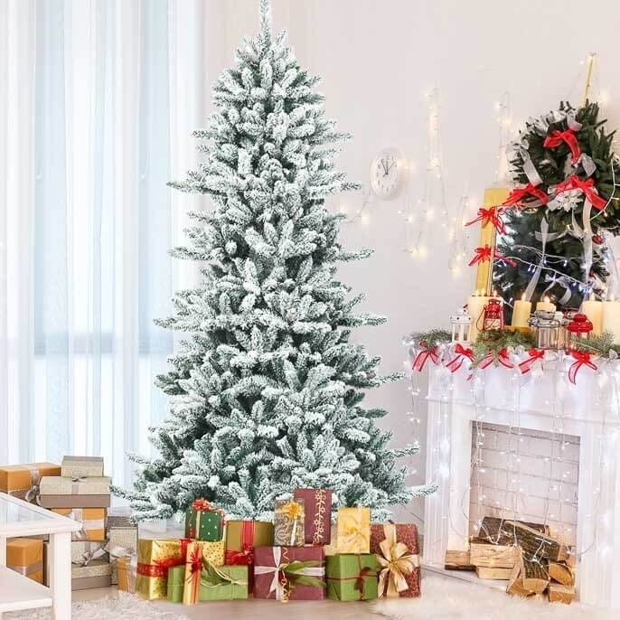 Sztuczna choinka ozdobna 210 cm osnieżona z szyszkami