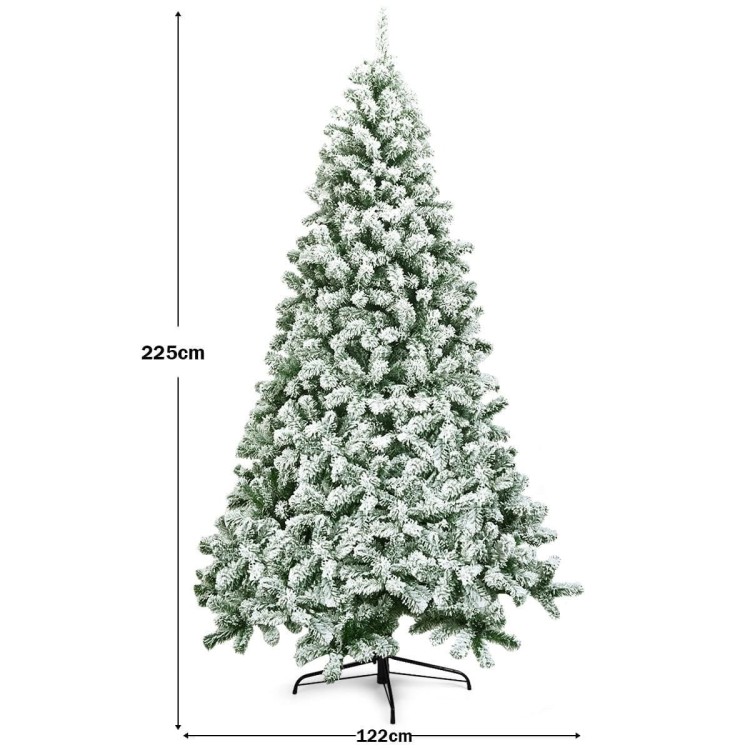 Ośnieżona choinka z metalową podstawą 225 cm