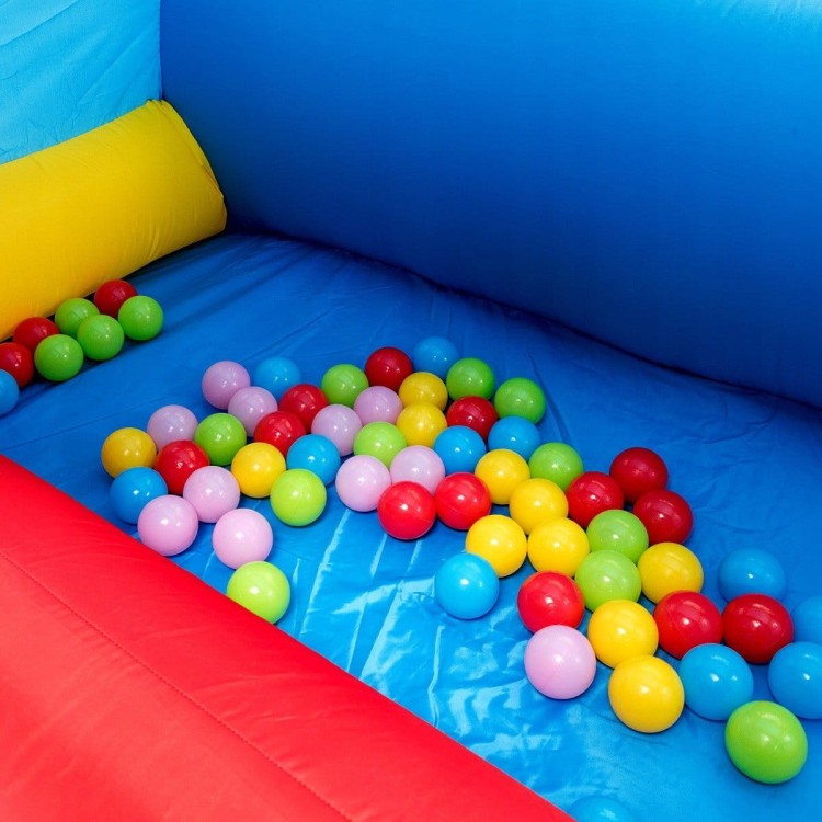 Dmuchany zamek ze zjeżdżalnią trampoliną basenem