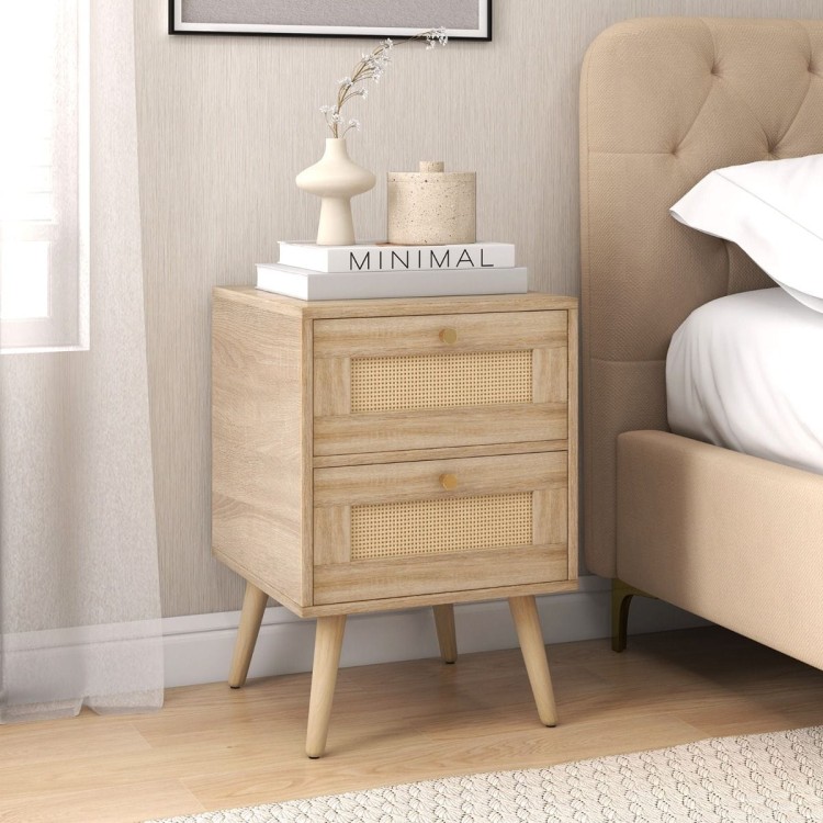 Rattanowa szafka nocna w stylu boho z 2 szufladami
