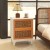 Rattanowy stolik nocny w stylu boho