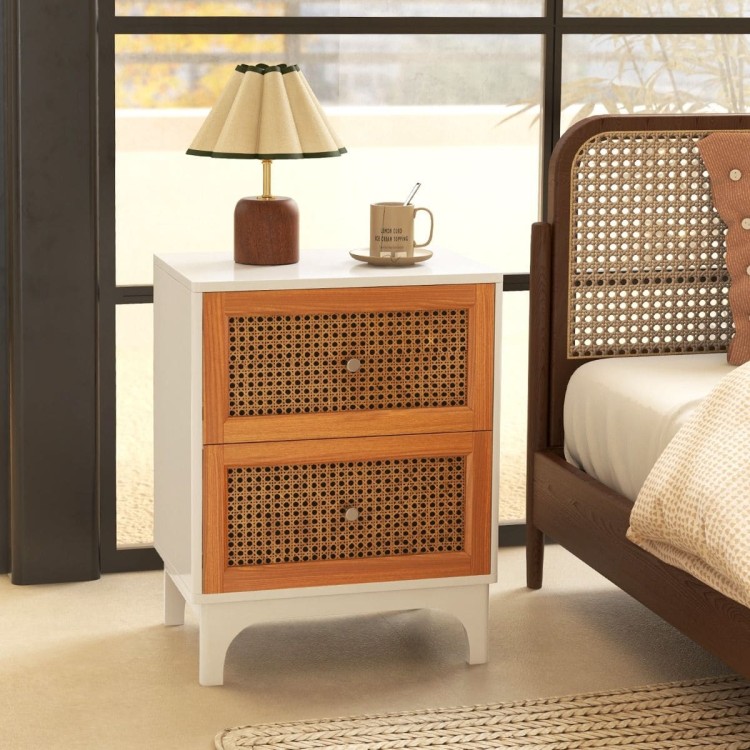 Rattanowy stolik nocny w stylu boho