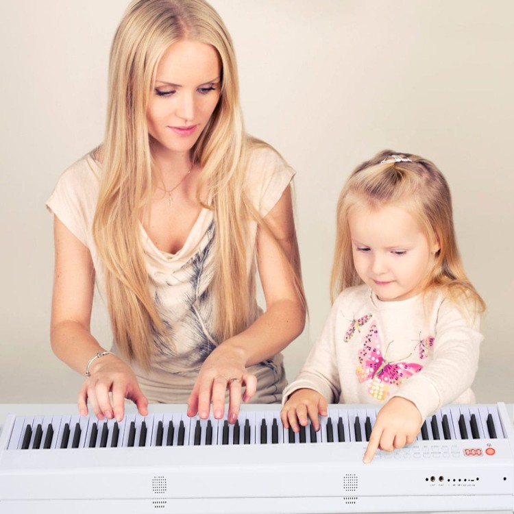 Pianino cyfrowe z 88 klawiszami i pokrowcem
